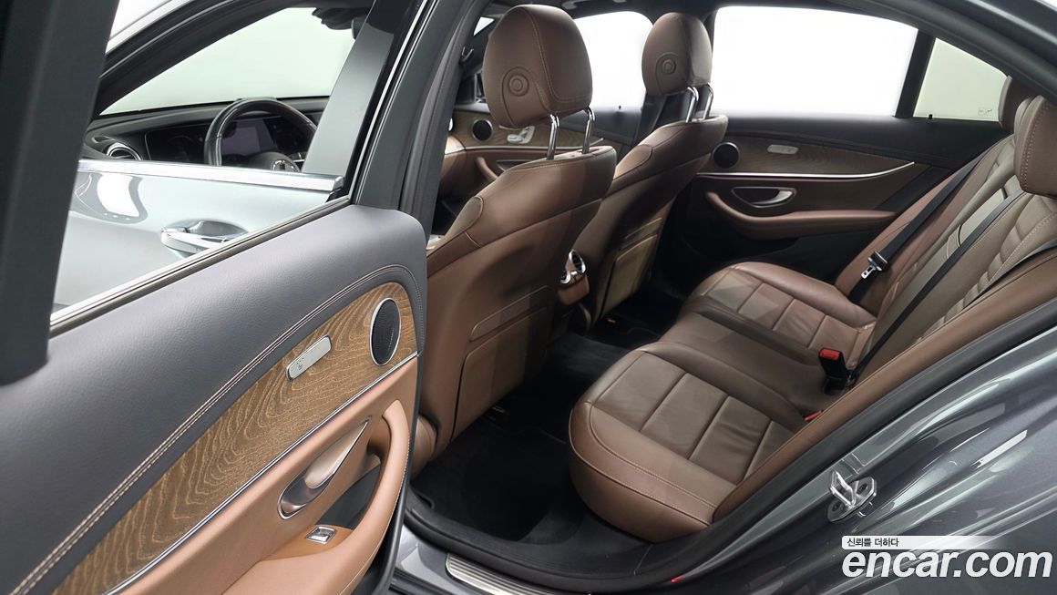 Mercedes-Benz E-Class 2022