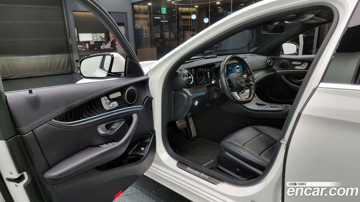 Mercedes-Benz E-Class 2021