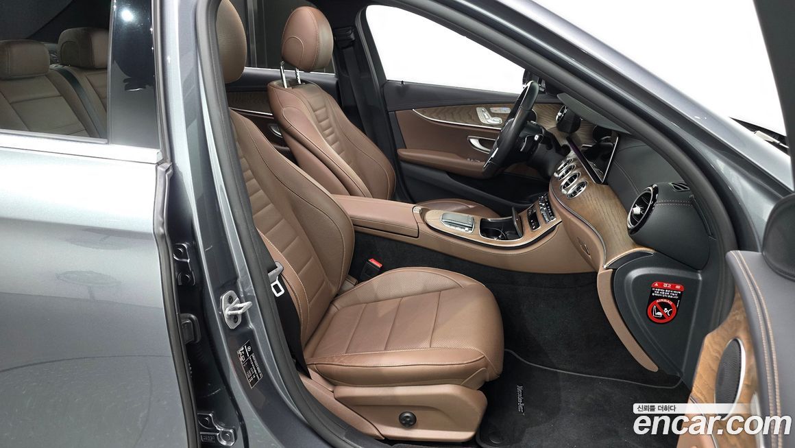 Mercedes-Benz E-Class 2022