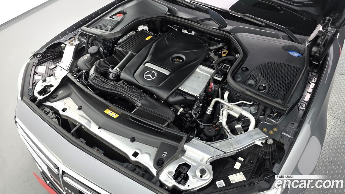 Mercedes-Benz E-Class 2022