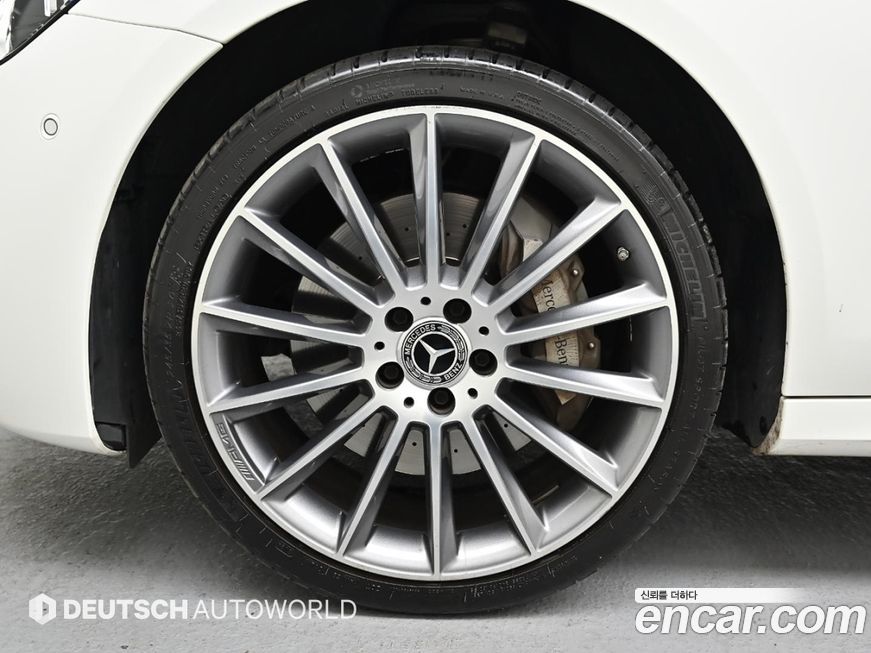 Mercedes-Benz E-Class 2022