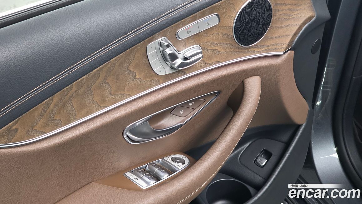 Mercedes-Benz E-Class 2022