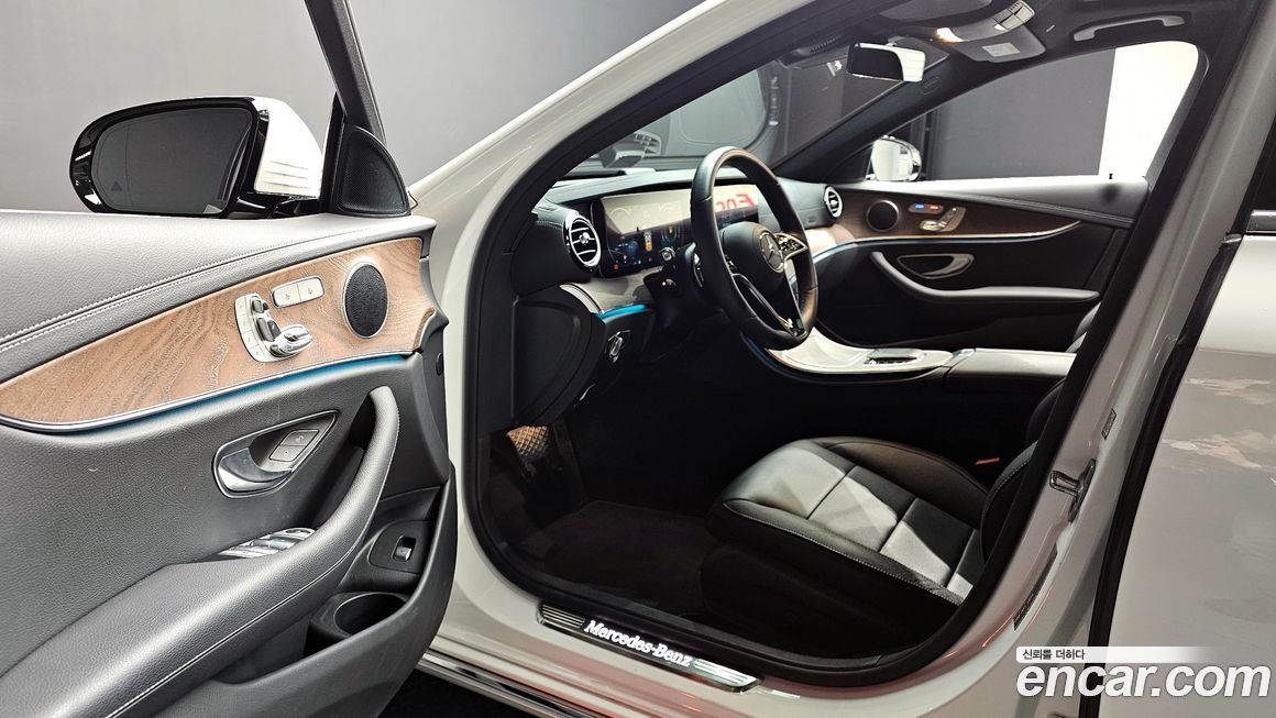 Mercedes-Benz E-Class 2022