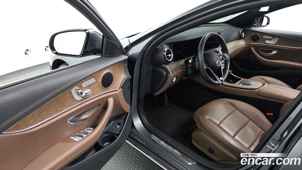 Mercedes-Benz E-Class 2022