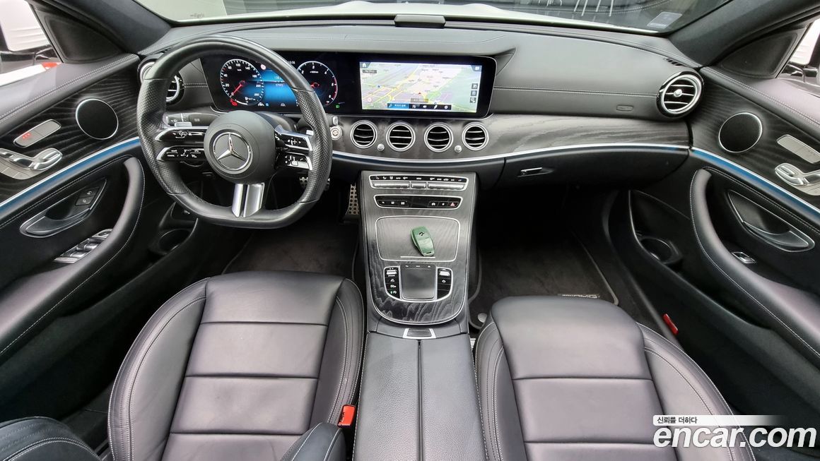 Mercedes-Benz E-Class 2021