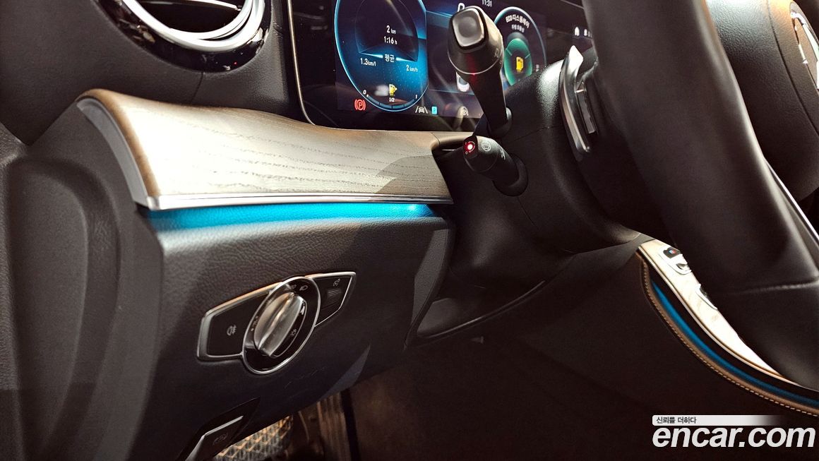 Mercedes-Benz E-Class 2022