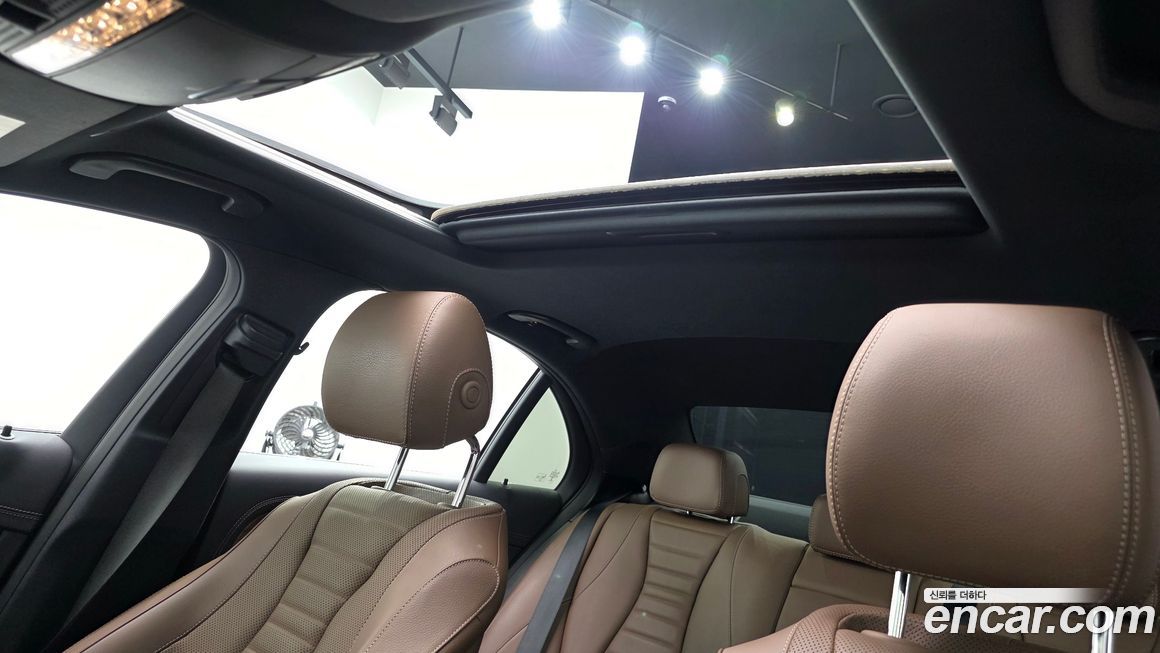 Mercedes-Benz E-Class 2022