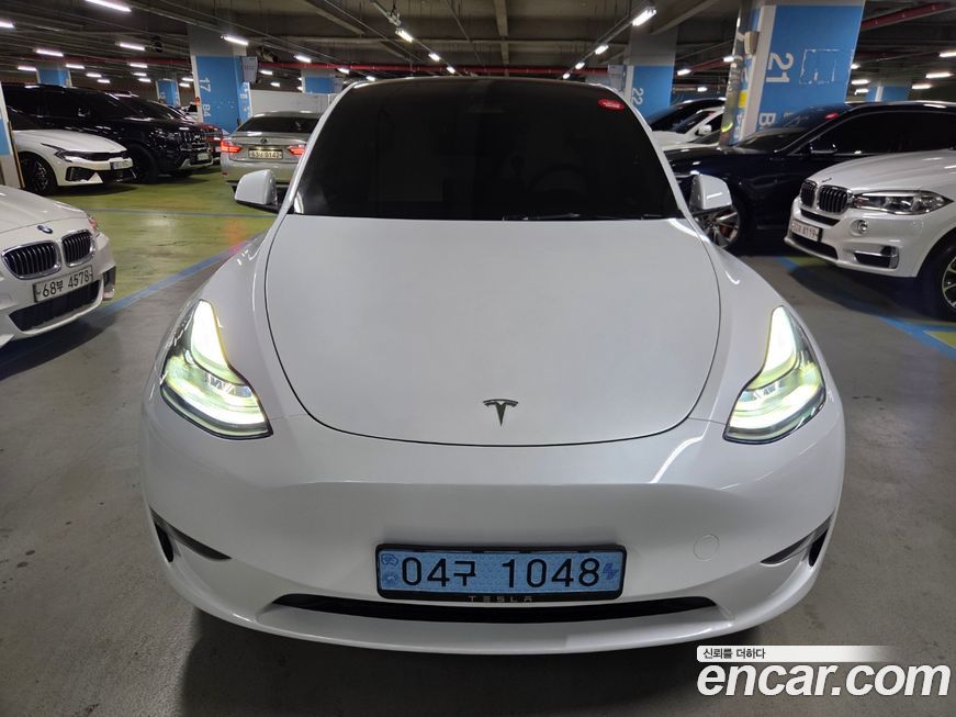 Tesla Model Y 2024