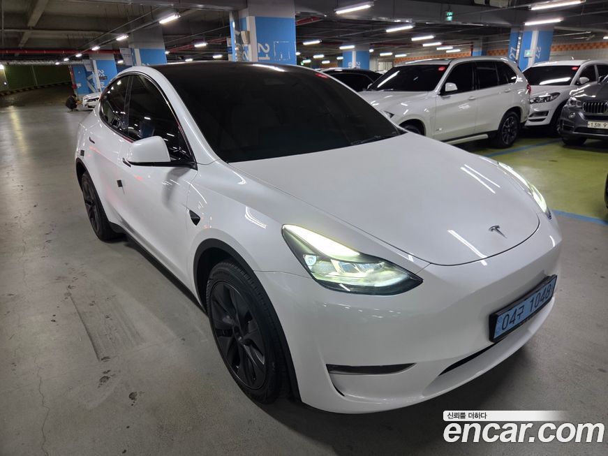 Tesla Model Y 2024