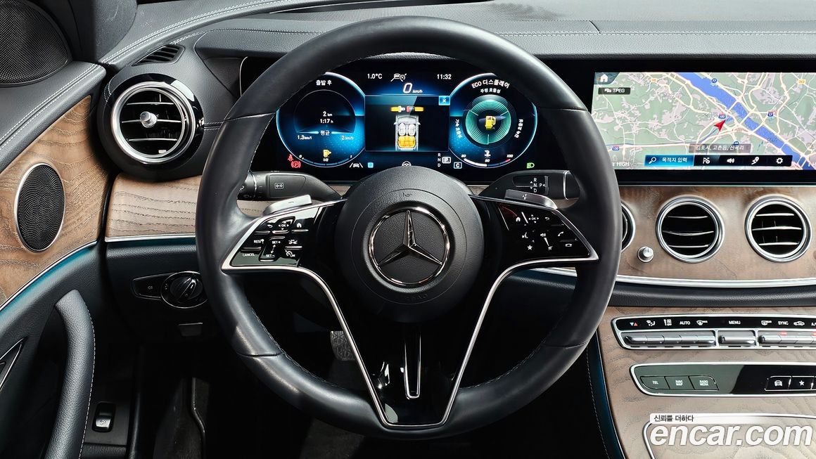 Mercedes-Benz E-Class 2022