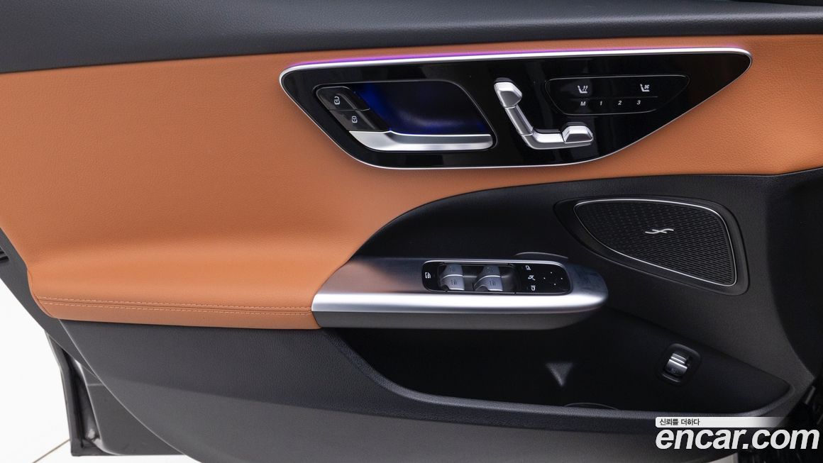 Mercedes-Benz C-Class 2024
