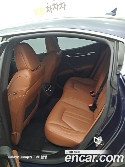 Maserati Ghibli 2021