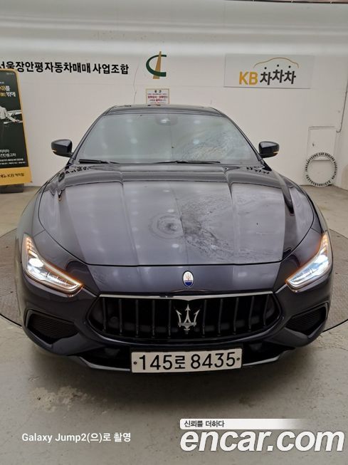Maserati Ghibli 2021