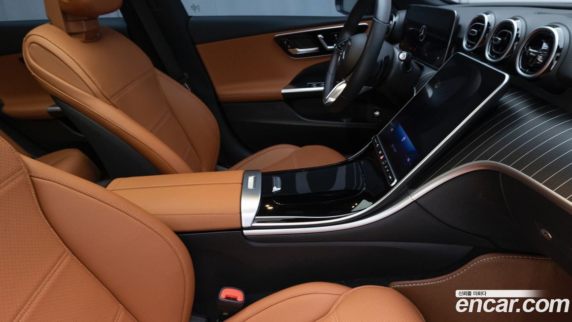 Mercedes-Benz C-Class 2024