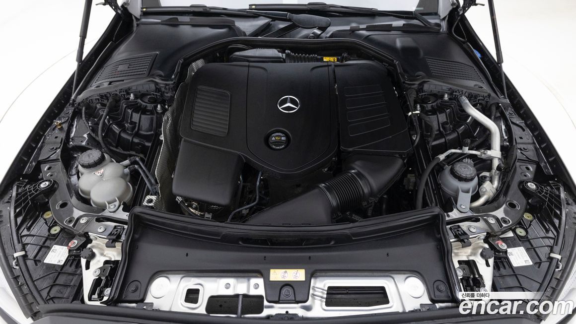 Mercedes-Benz C-Class 2024