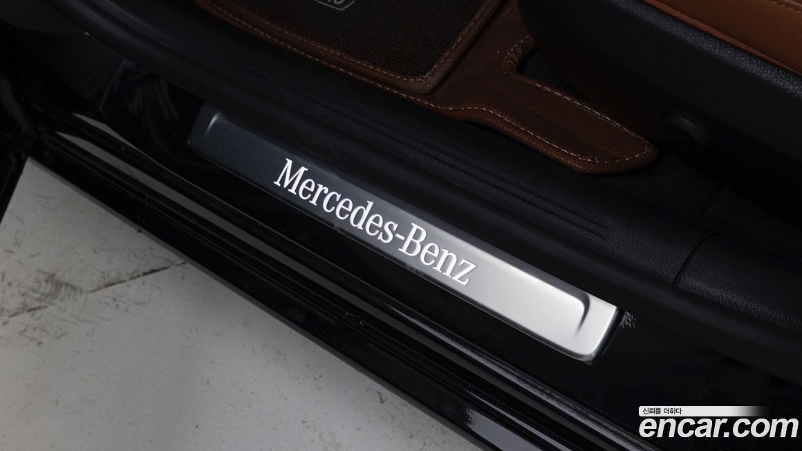 Mercedes-Benz C-Class 2024