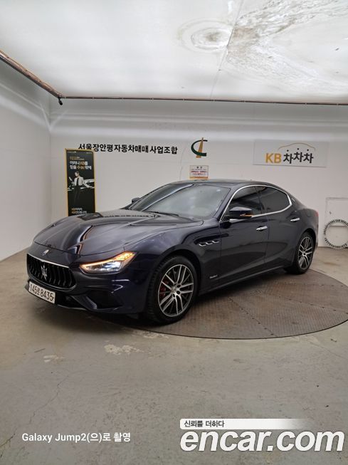 Maserati Ghibli 2021