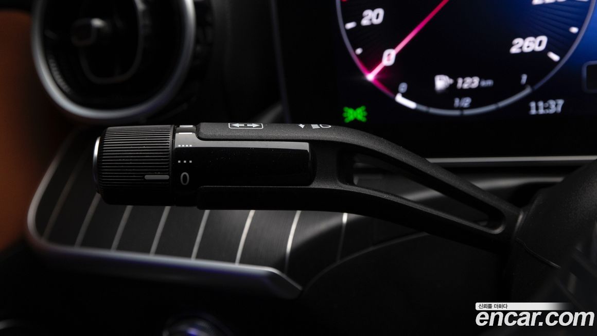 Mercedes-Benz C-Class 2024