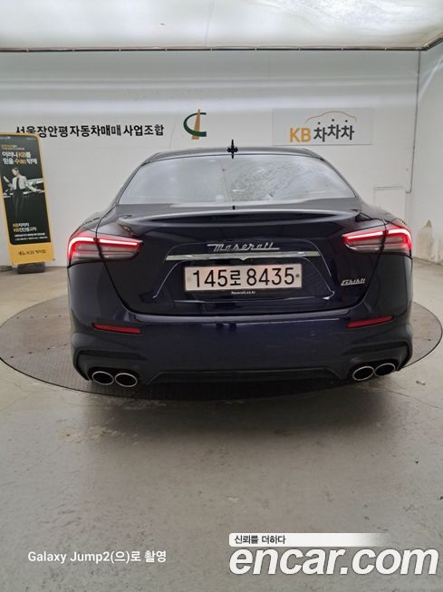 Maserati Ghibli 2021