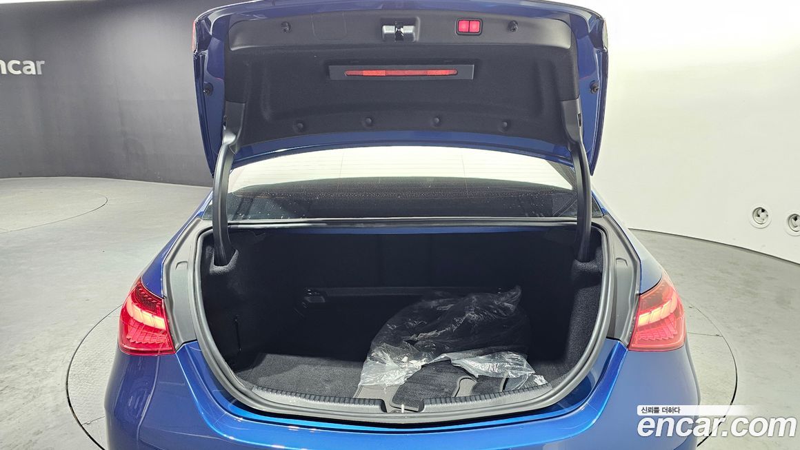 Mercedes-Benz C-Class 2022