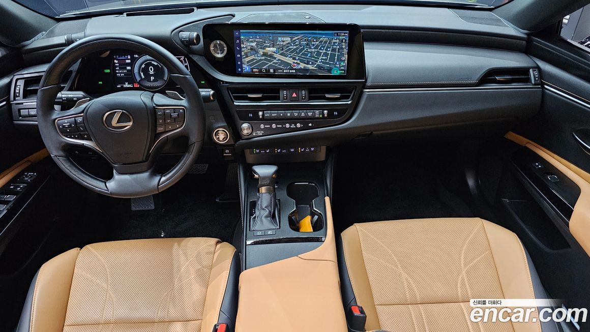 Lexus ES 2024