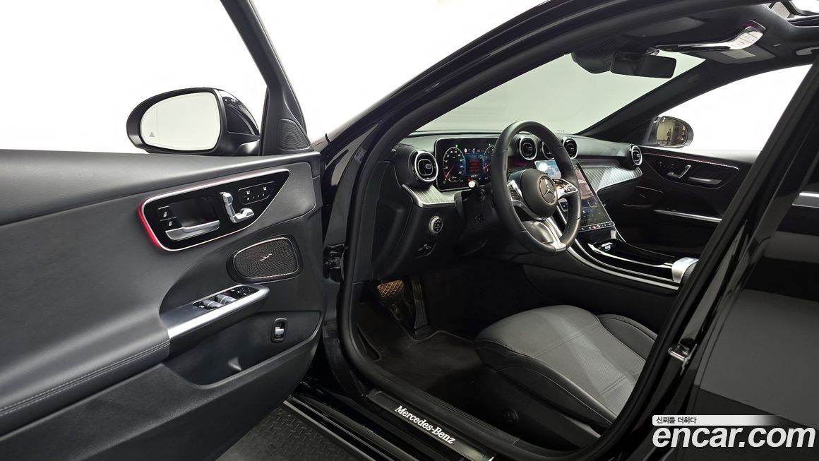 Mercedes-Benz C-Class 2024