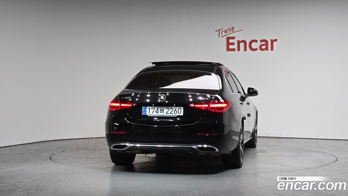 Mercedes-Benz C-Class 2024