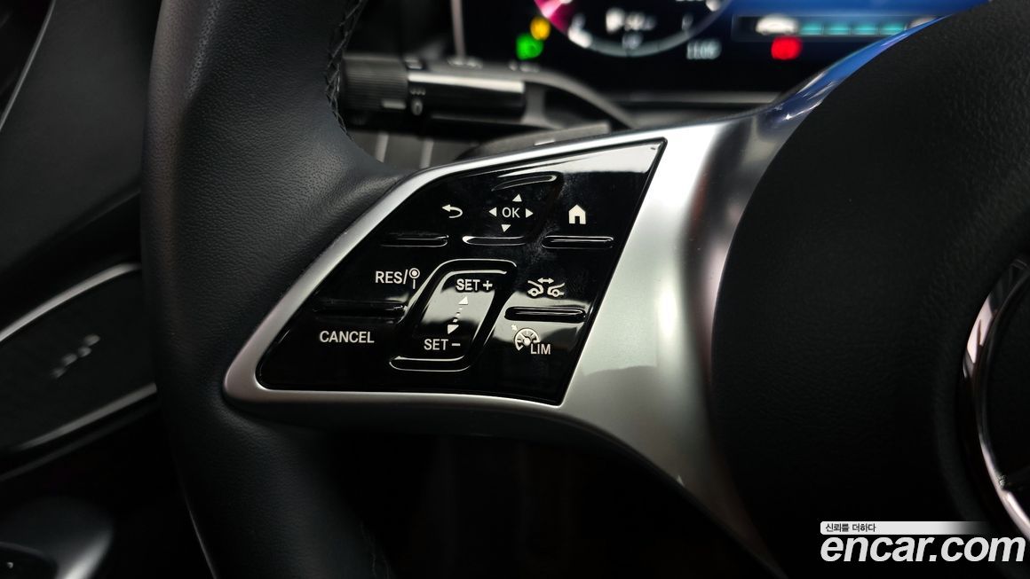 Mercedes-Benz C-Class 2024