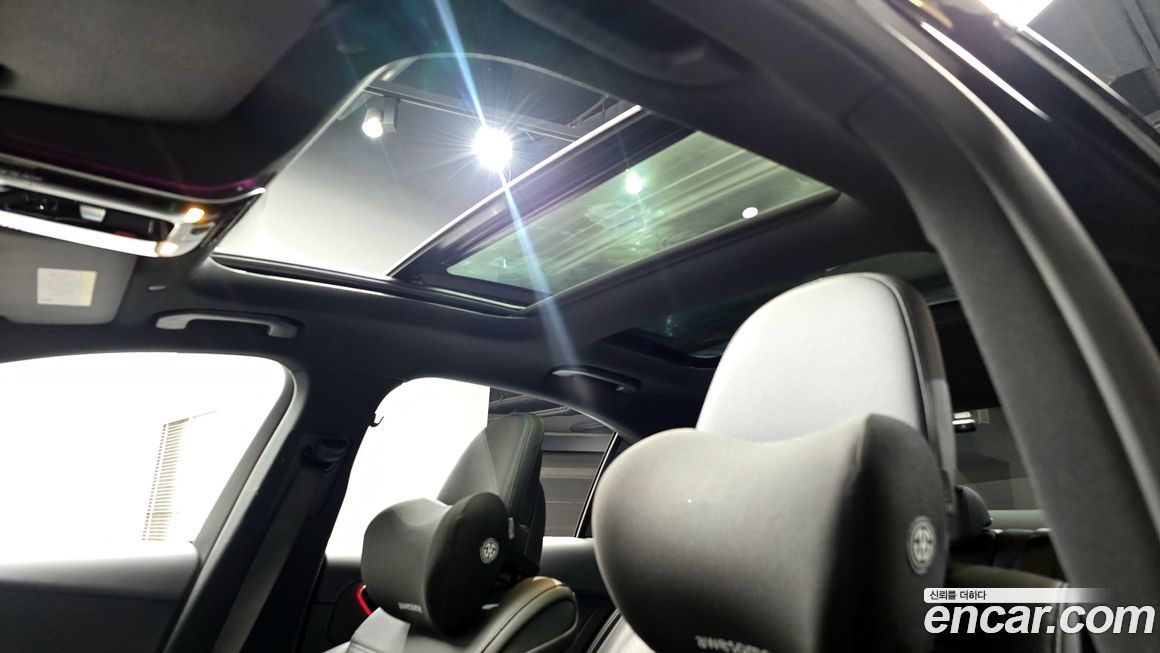 Mercedes-Benz C-Class 2024