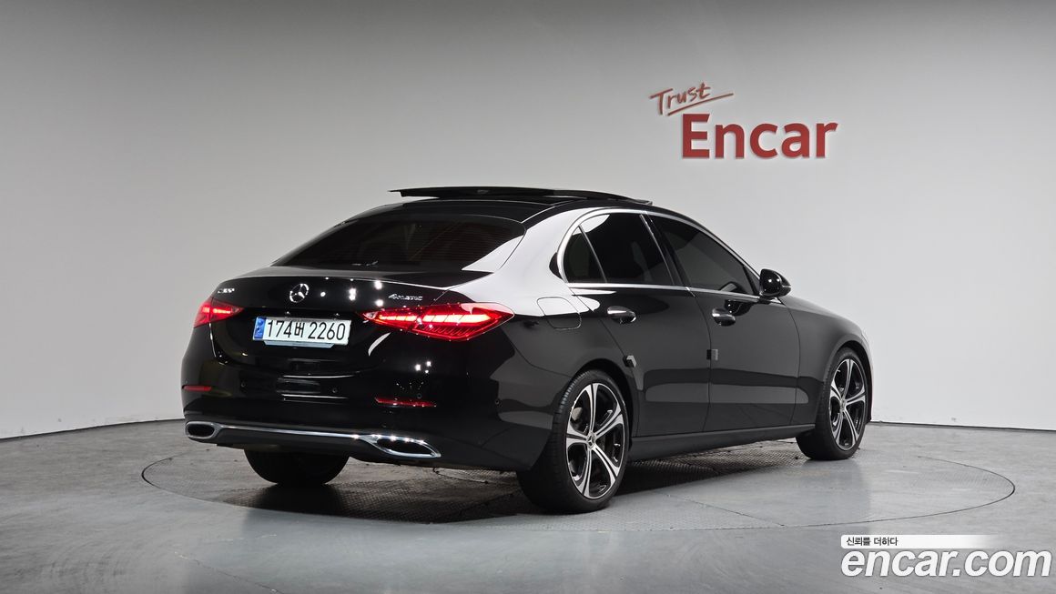 Mercedes-Benz C-Class 2024