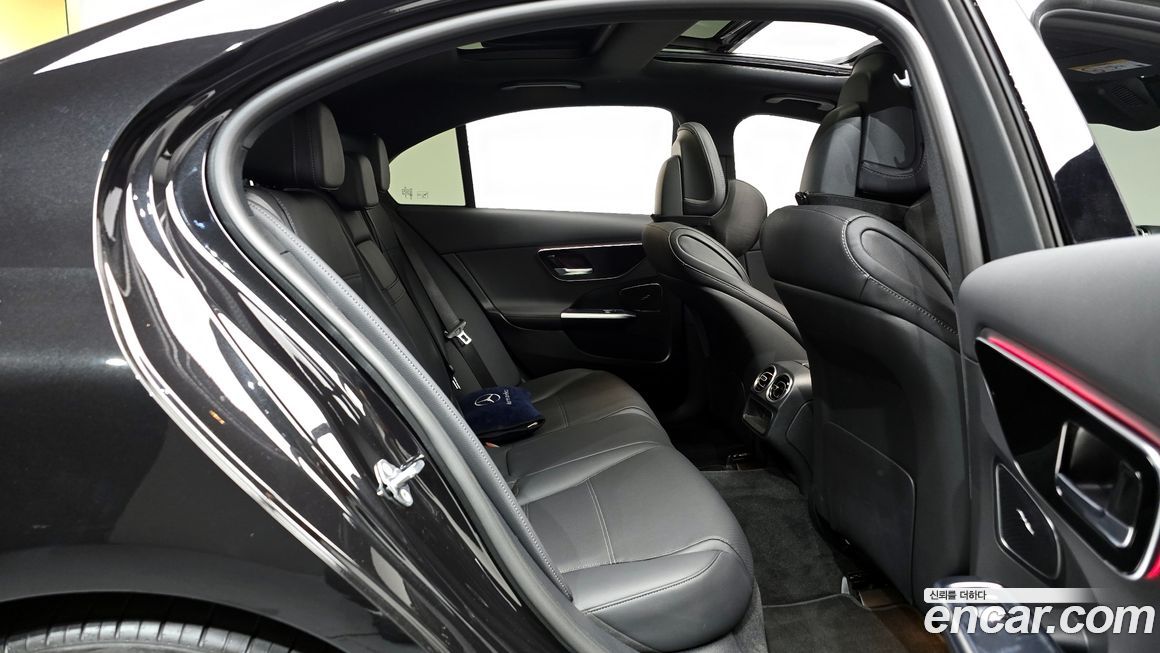 Mercedes-Benz C-Class 2024