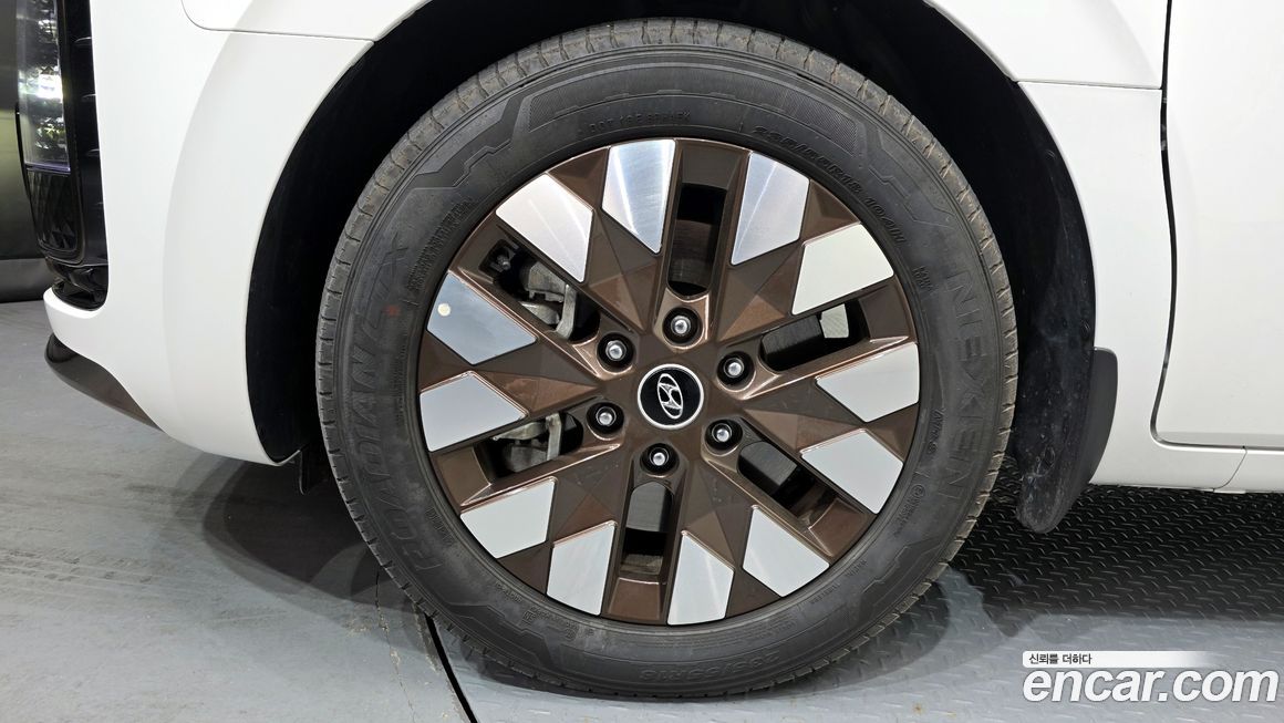 Hyundai Staria 2024