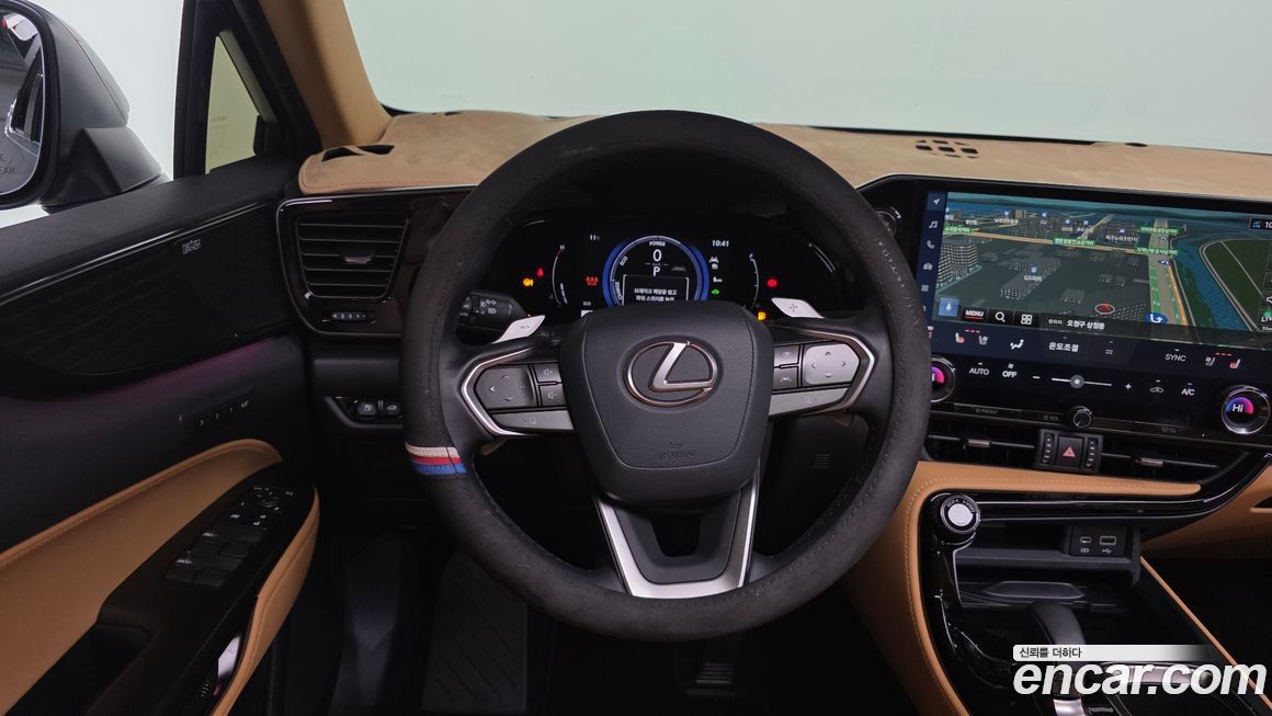 Lexus NX 2025