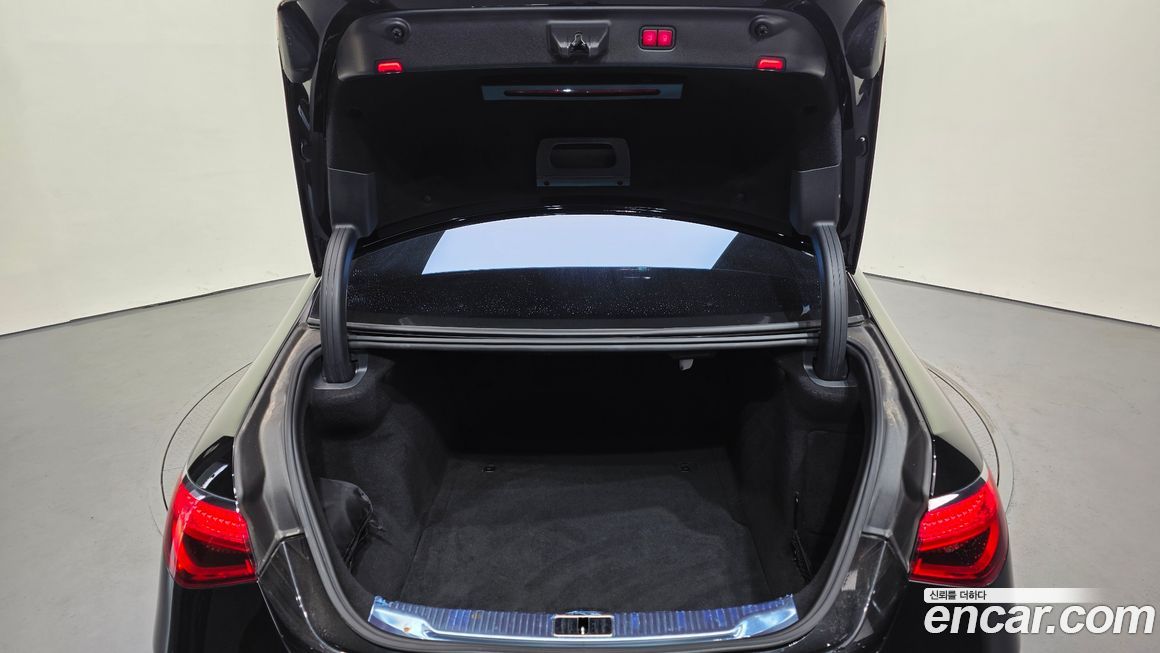 Mercedes-Benz S-Class 2021