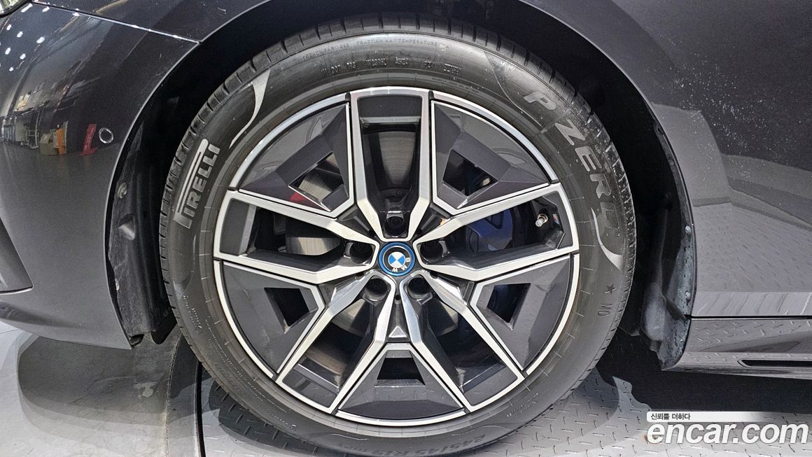 BMW i5 2025