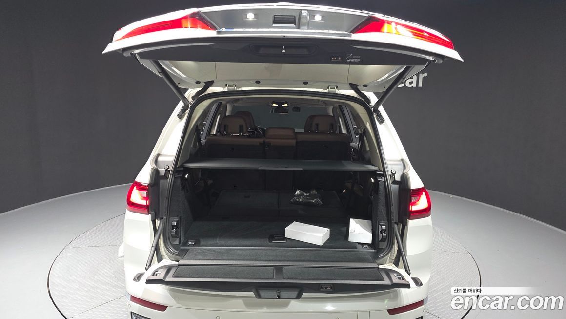 BMW X7 2021