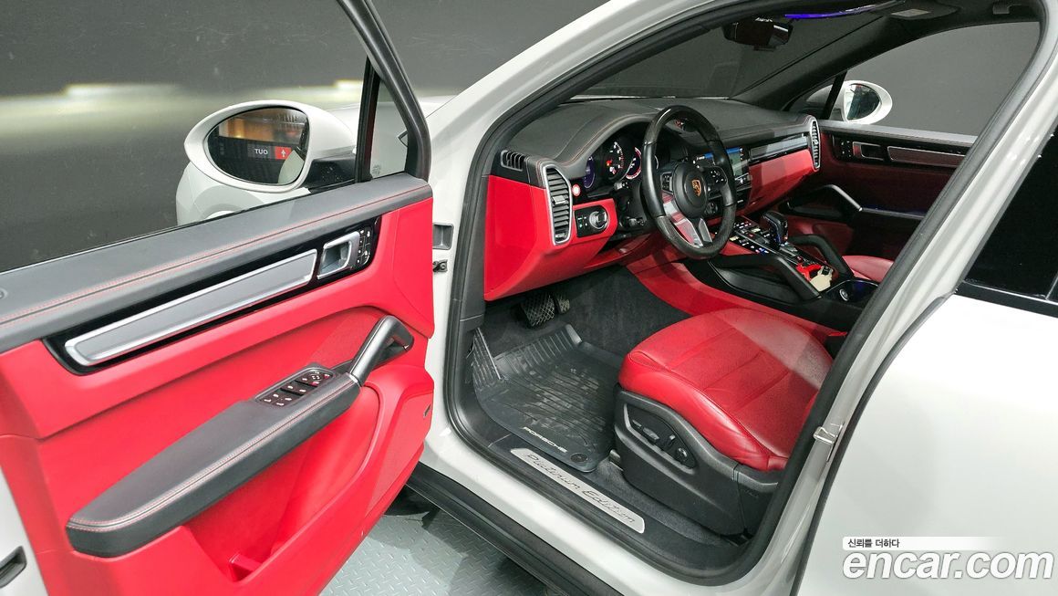 Porsche Cayenne 2022