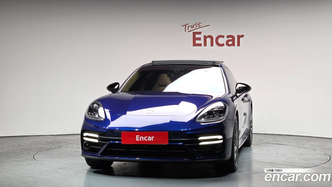 Porsche Panamera 2021