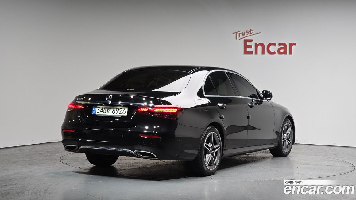 Mercedes-Benz E-Class 2023