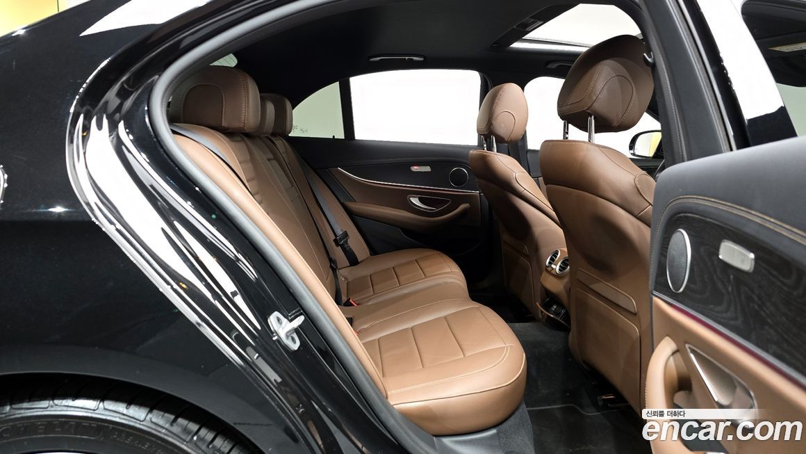 Mercedes-Benz E-Class 2023