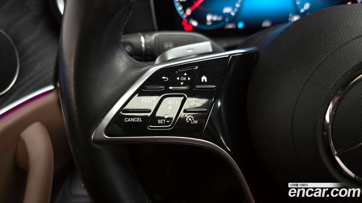 Mercedes-Benz E-Class 2023