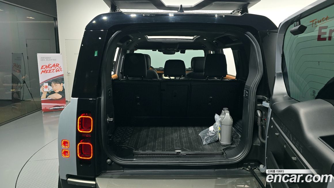 Land Rover Defender 2024