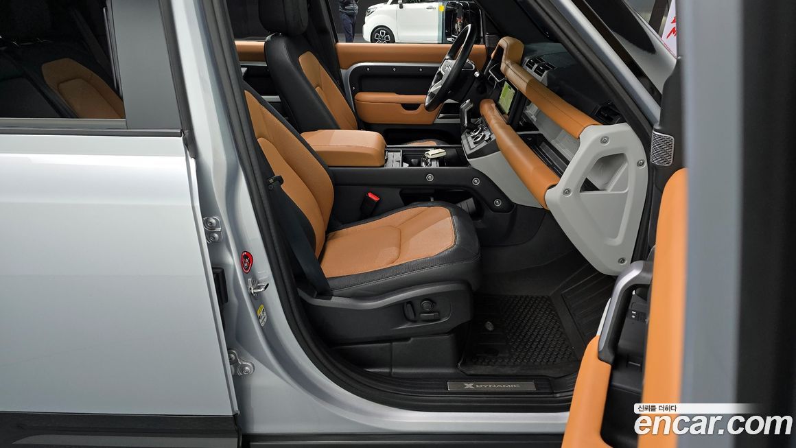 Land Rover Defender 2024