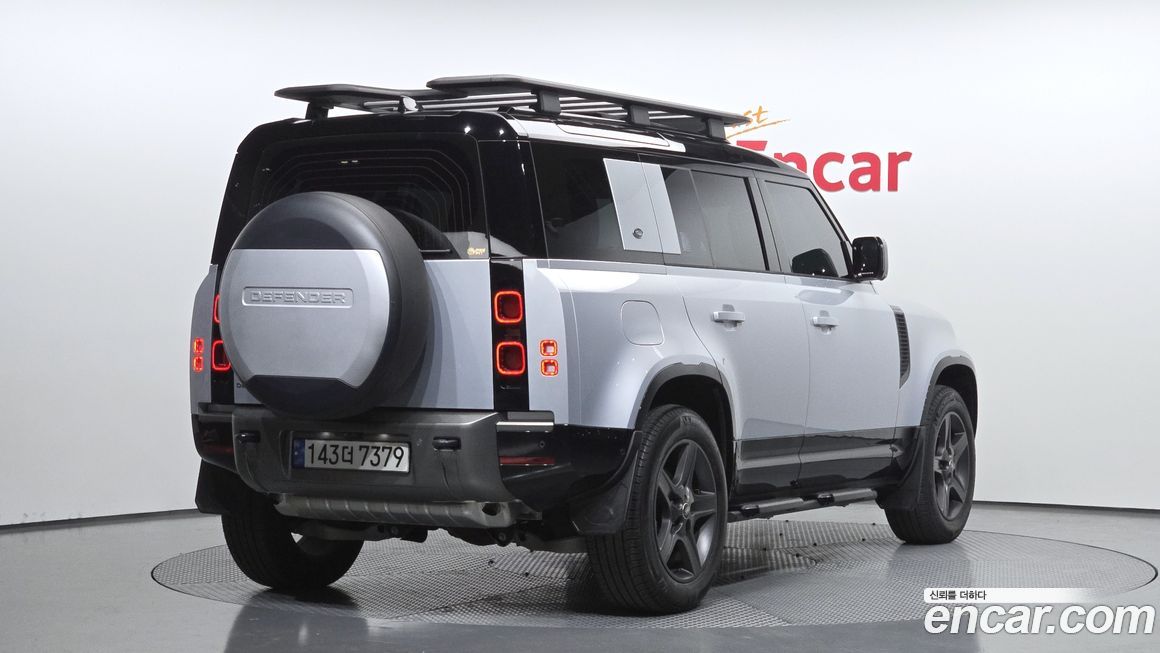 Land Rover Defender 2024