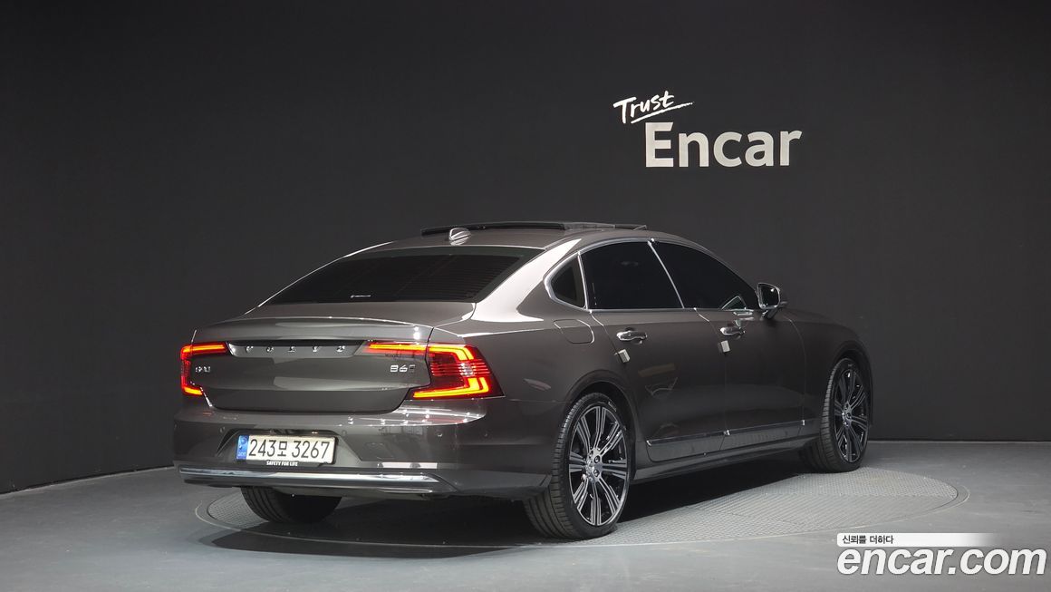 Volvo S90 2023