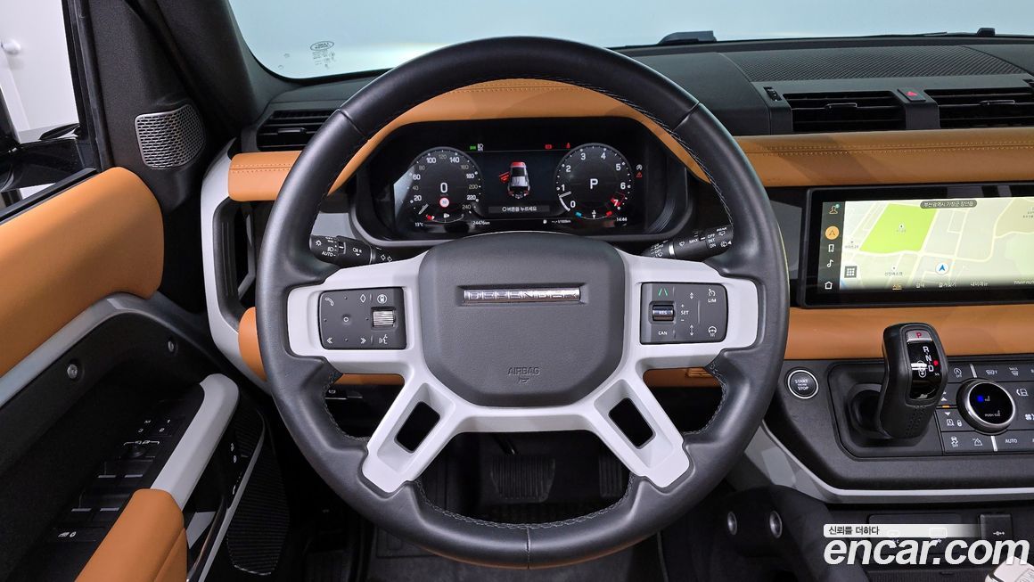Land Rover Defender 2024