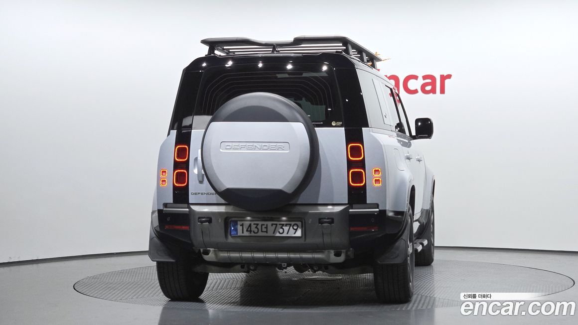 Land Rover Defender 2024
