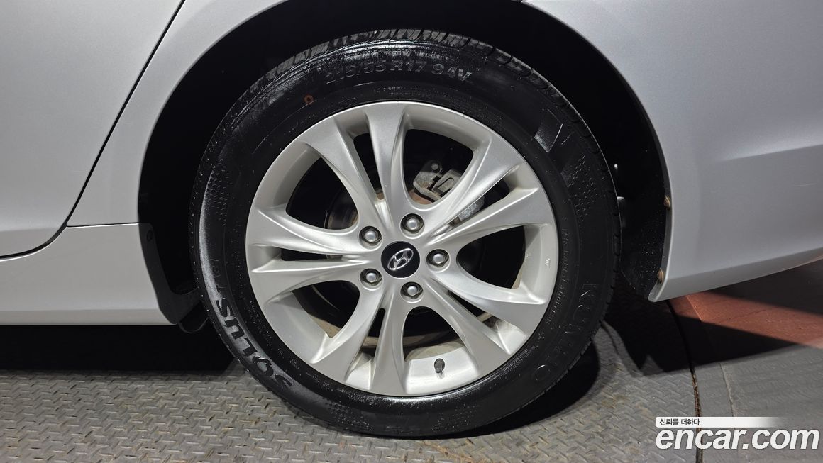 Hyundai Sonata 2010