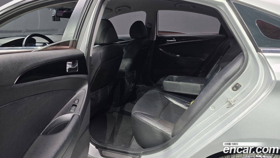 Hyundai Sonata 2010