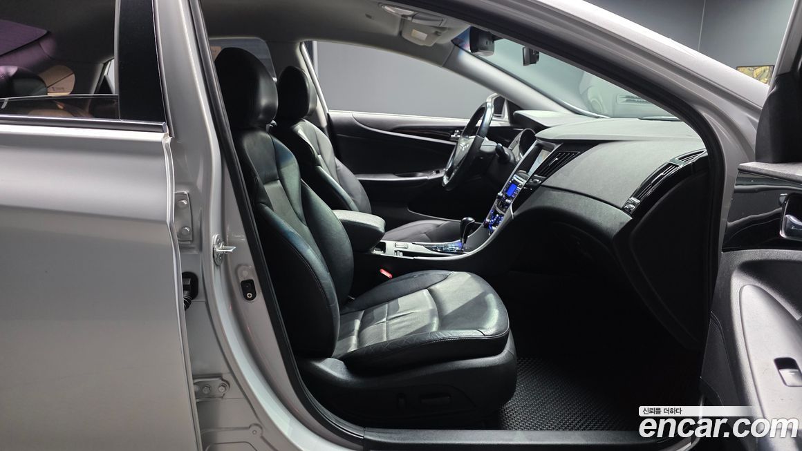 Hyundai Sonata 2010